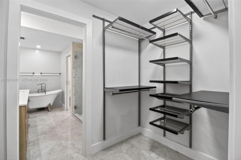 Villa ou maison à louer à South Miami, Floride: 3 chambres, 241.92 m2 № 2066530 - photo 18