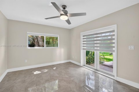 Villa ou maison à louer à South Miami, Floride: 3 chambres, 241.92 m2 № 2066530 - photo 23