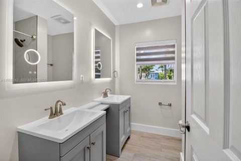 Villa ou maison à louer à South Miami, Floride: 3 chambres, 241.92 m2 № 2066530 - photo 29