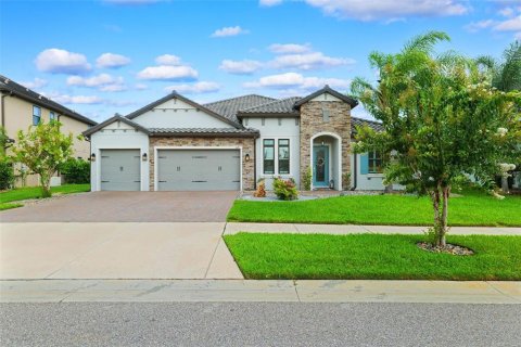 Villa ou maison à vendre à Odessa, Floride: 4 chambres, 324.04 m2 № 2238254 - photo 2