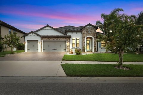 Casa en Odessa, Florida 4 dormitorios, 324.04 m2 № 2238254