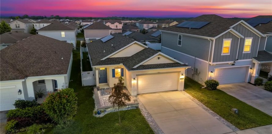Villa ou maison à TRINITY LAKES à Groveland, Floride 3 chambres, 135.73 m2 № 2413448