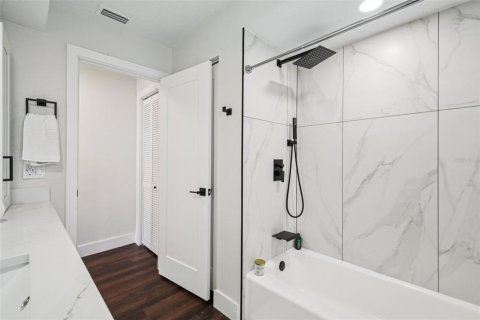 Casa en venta en New Port Richey, Florida, 3 dormitorios, 159.23 m2 № 1893693 - foto 25