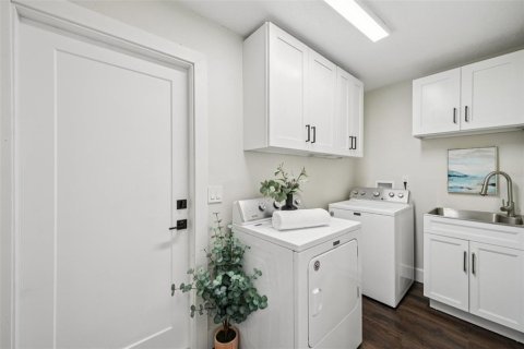 Casa en venta en New Port Richey, Florida, 3 dormitorios, 159.23 m2 № 1893693 - foto 21