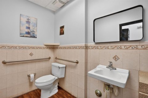 Immobilier commercial à vendre à Fort Lauderdale, Floride № 2017637 - photo 10