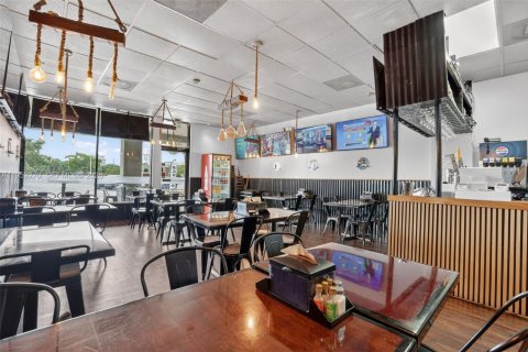 Immobilier commercial à vendre à Fort Lauderdale, Floride № 2017637 - photo 5