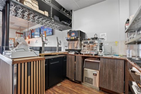 Immobilier commercial à vendre à Fort Lauderdale, Floride № 2017637 - photo 6