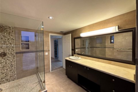 Condo in Miami, Florida, 2 bedrooms  № 1957253 - photo 23