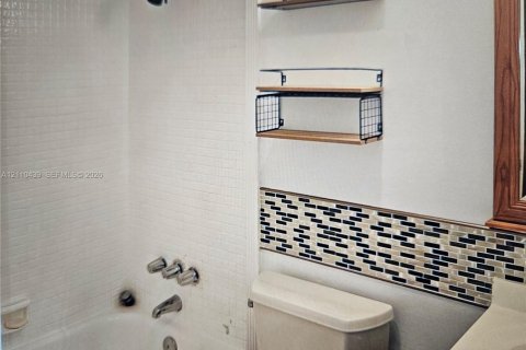 Copropriété à louer à Plantation, Floride: 2 chambres, 112.41 m2 № 2432303 - photo 26