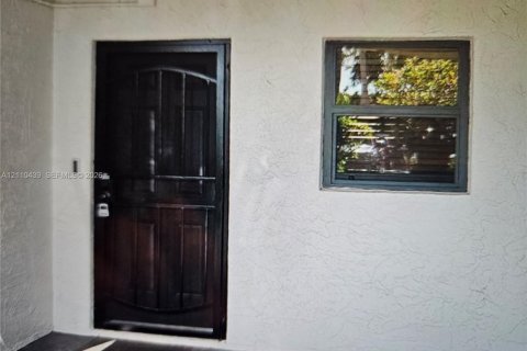 Copropriété à louer à Plantation, Floride: 2 chambres, 112.41 m2 № 2432303 - photo 2
