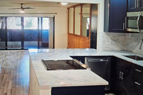 Copropriété à louer à Plantation, Floride: 2 chambres, 112.41 m2 № 2432303 - photo 6