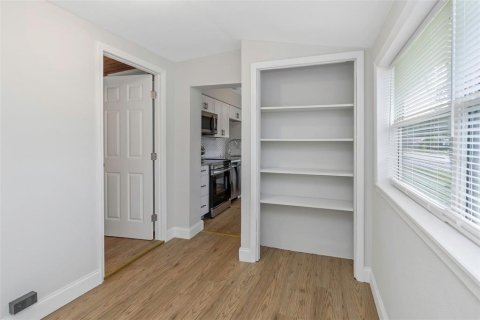 House in Saint Petersburg, Florida 3 bedrooms, 105.91 sq.m. № 1836984 - photo 25