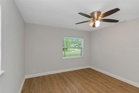 House in Saint Petersburg, Florida 3 bedrooms, 105.91 sq.m. № 1836984 - photo 17