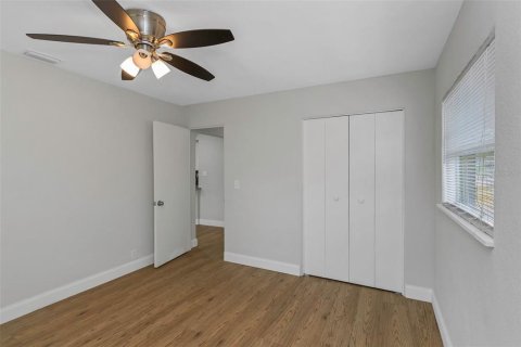 House in Saint Petersburg, Florida 3 bedrooms, 105.91 sq.m. № 1836984 - photo 13