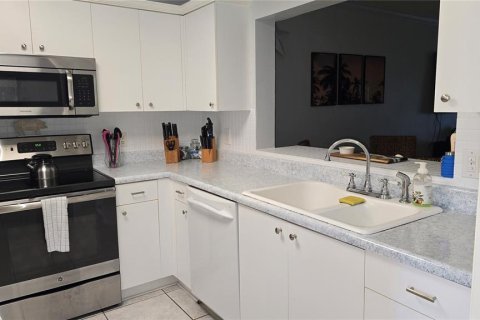 Copropriété à louer à Palmetto, Floride: 2 chambres, 116.69 m2 № 2097955 - photo 5