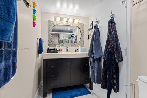 Condominio en venta en Hollywood, Florida, 2 dormitorios, 145.86 m2 № 2404212 - foto 19