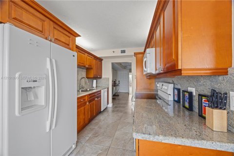 Condominio en venta en Hollywood, Florida, 2 dormitorios, 145.86 m2 № 2404212 - foto 6
