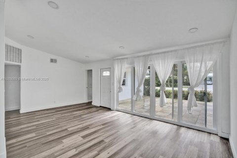 Villa ou maison à vendre à Fort Lauderdale, Floride: 4 chambres, 184.41 m2 № 1939312 - photo 12