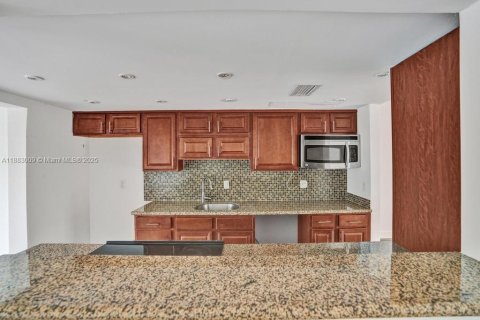 Villa ou maison à vendre à Fort Lauderdale, Floride: 4 chambres, 184.41 m2 № 1939312 - photo 4