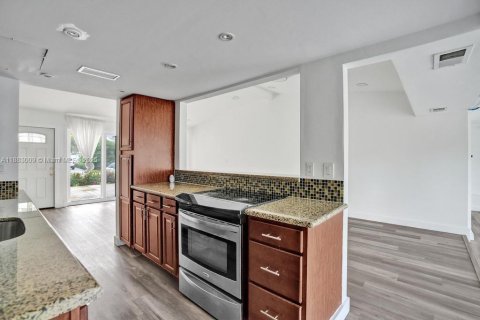 Villa ou maison à vendre à Fort Lauderdale, Floride: 4 chambres, 184.41 m2 № 1939312 - photo 10