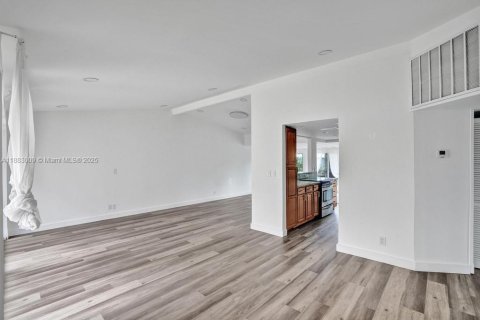 Villa ou maison à vendre à Fort Lauderdale, Floride: 4 chambres, 184.41 m2 № 1939312 - photo 2