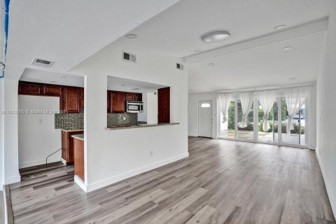 Villa ou maison à vendre à Fort Lauderdale, Floride: 4 chambres, 184.41 m2 № 1939312 - photo 5