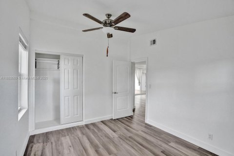 Villa ou maison à vendre à Fort Lauderdale, Floride: 4 chambres, 184.41 m2 № 1939312 - photo 27