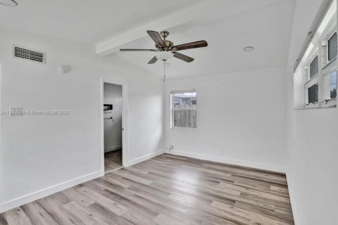 Villa ou maison à vendre à Fort Lauderdale, Floride: 4 chambres, 184.41 m2 № 1939312 - photo 17