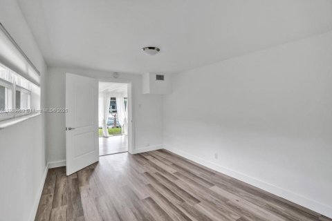 Villa ou maison à vendre à Fort Lauderdale, Floride: 4 chambres, 184.41 m2 № 1939312 - photo 14