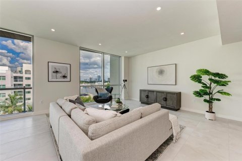 Condominio en alquiler en Sarasota, Florida, 3 dormitorios, 214.98 m2 № 1640782 - foto 25