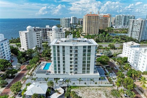 Condominio en alquiler en Sarasota, Florida, 3 dormitorios, 214.98 m2 № 1640782 - foto 2