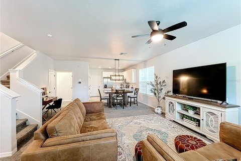 House in Casselberry, Florida 4 bedrooms, 182.83 sq.m. № 1844607 - photo 9