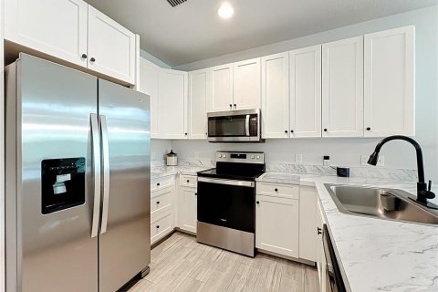 House in Casselberry, Florida 4 bedrooms, 182.83 sq.m. № 1844607 - photo 16