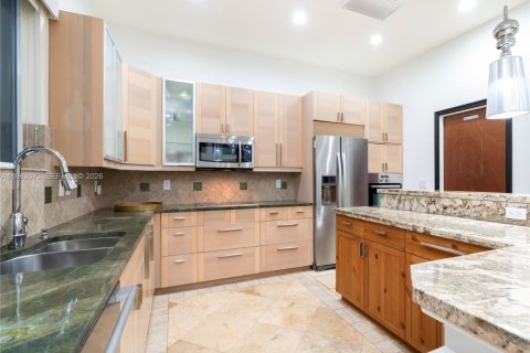 Propiedad comercial en venta en Hollywood, Florida, 333.61 m2 № 2025266 - foto 9