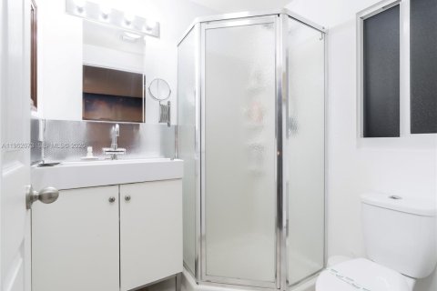 Propiedad comercial en venta en Hollywood, Florida, 333.61 m2 № 2025266 - foto 17