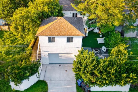 Propiedad comercial en venta en Hollywood, Florida, 333.61 m2 № 2025266 - foto 19