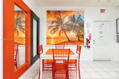 Propiedad comercial en venta en Hollywood, Florida, 333.61 m2 № 2025266 - foto 25