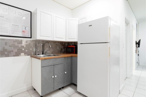 Propiedad comercial en venta en Hollywood, Florida, 333.61 m2 № 2025266 - foto 22