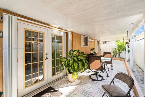 Touwnhouse à vendre à Hialeah, Floride: 3 chambres, 109.62 m2 № 1969258 - photo 18