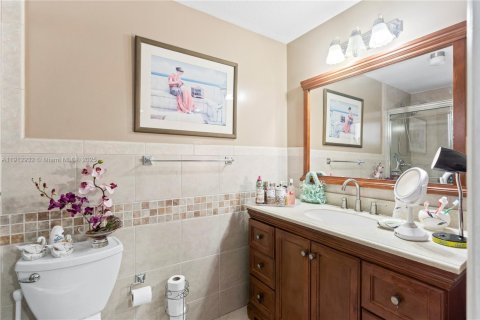 Touwnhouse à vendre à Hialeah, Floride: 3 chambres, 109.62 m2 № 1969258 - photo 16