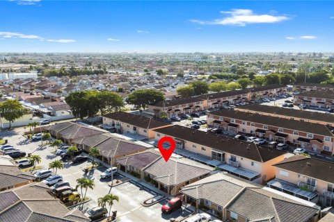 Touwnhouse à vendre à Hialeah, Floride: 3 chambres, 109.62 m2 № 1969258 - photo 19