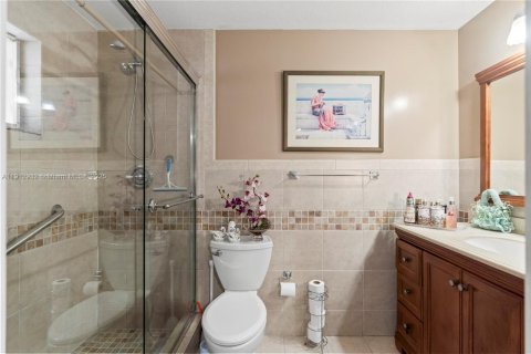 Touwnhouse à vendre à Hialeah, Floride: 3 chambres, 109.62 m2 № 1969258 - photo 15