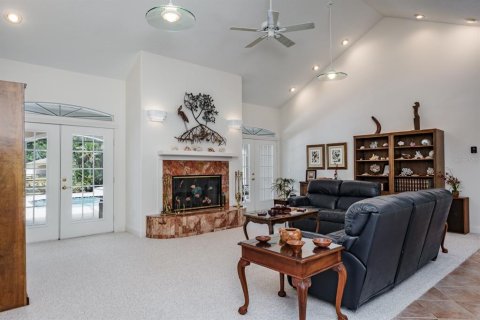House in Tarpon Springs, Florida 4 bedrooms, 398.74 sq.m. № 1769683 - photo 16