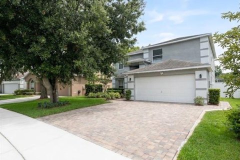 Villa ou maison à Oviedo, Floride 4 chambres, 262.91 m2 № 2342370