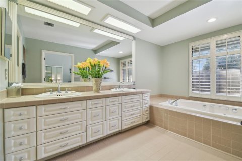 Casa en venta en Wesley Chapel, Florida, 3 dormitorios, 191.66 m2 № 2102134 - foto 24