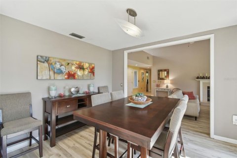 Casa en venta en Wesley Chapel, Florida, 3 dormitorios, 191.66 m2 № 2102134 - foto 13