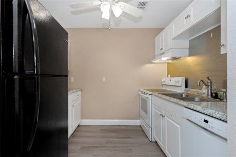 Copropriété à vendre à New Port Richey, Floride: 1 chambre, 72.37 m2 № 1917644 - photo 10