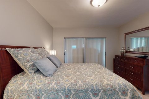 Condominio en venta en Hallandale Beach, Florida, 1 dormitorio, 71.53 m2 № 1939606 - foto 12
