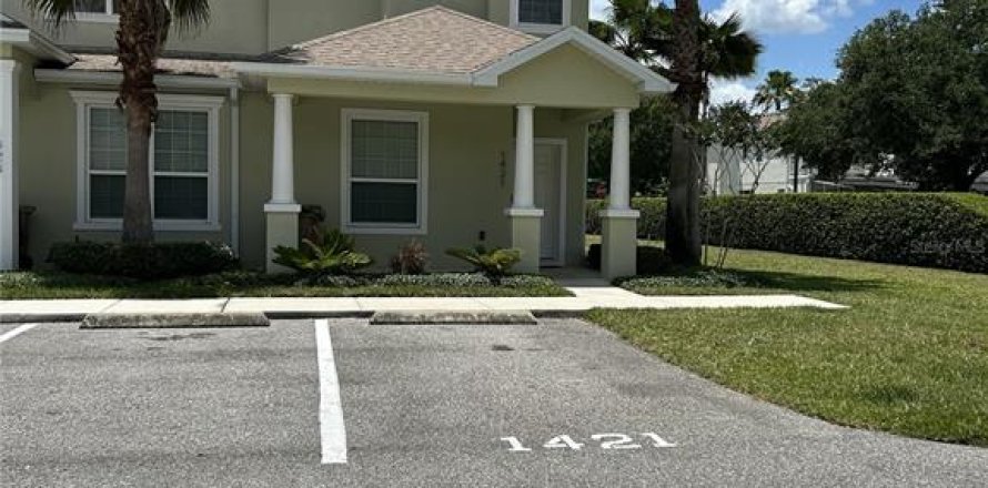 Touwnhouse à Clermont, Floride 3 chambres, 140.47 m2 № 2100326