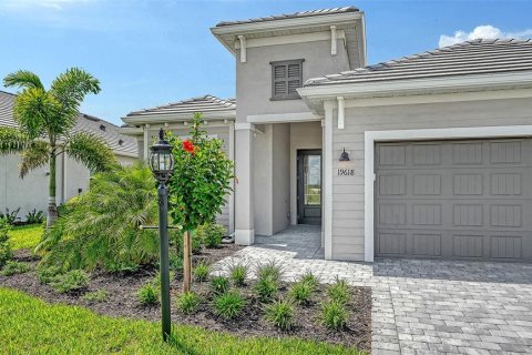 Villa ou maison à vendre à Lakewood Ranch, Floride: 3 chambres, 208.66 m2 № 2354209 - photo 3